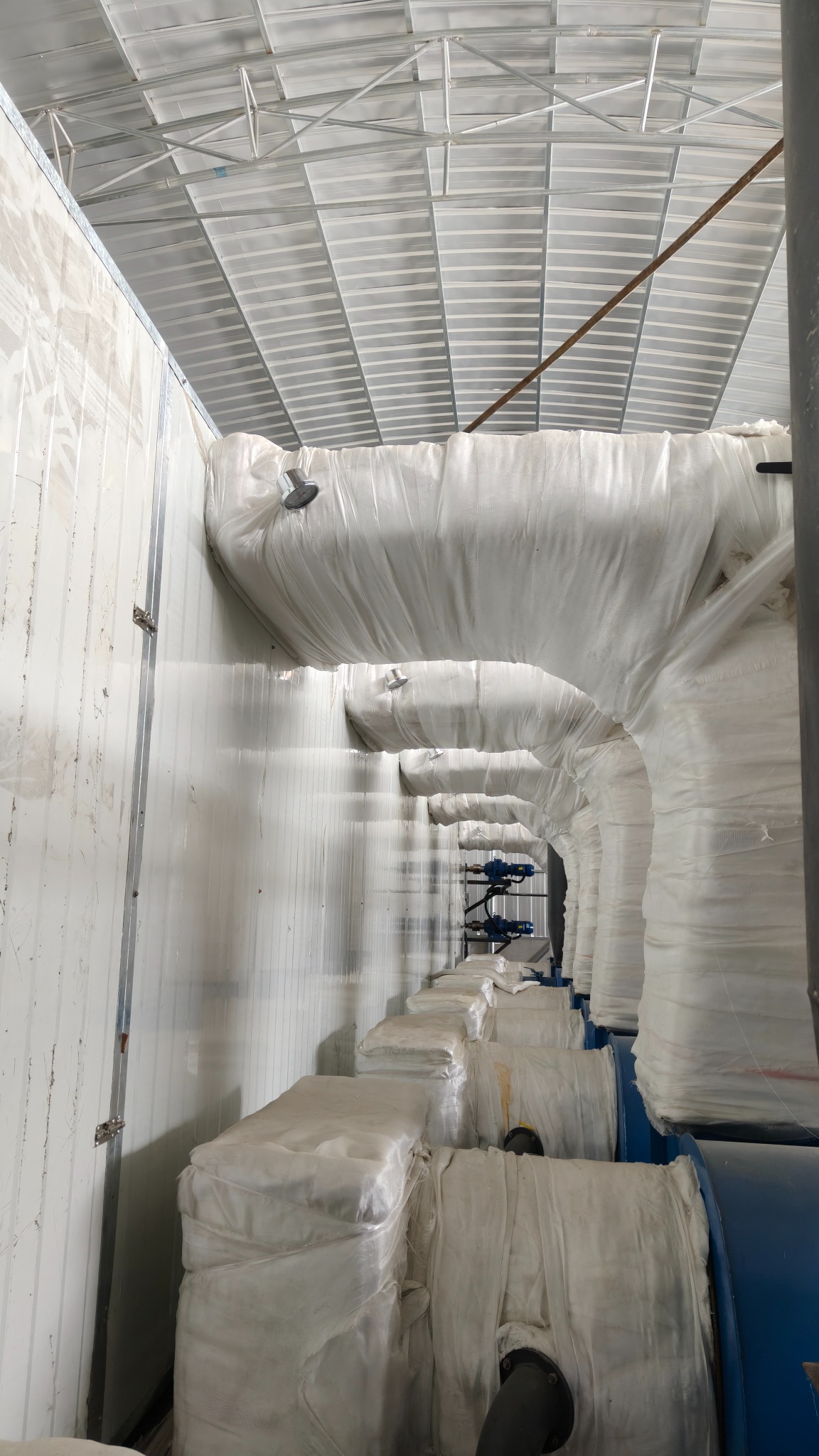 Air duct and drying system
